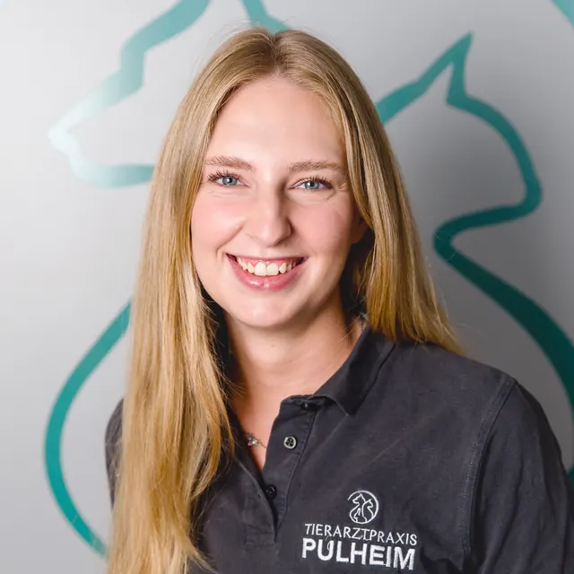 Celine Weissenfels, Tiermedizinische Fachangestellte